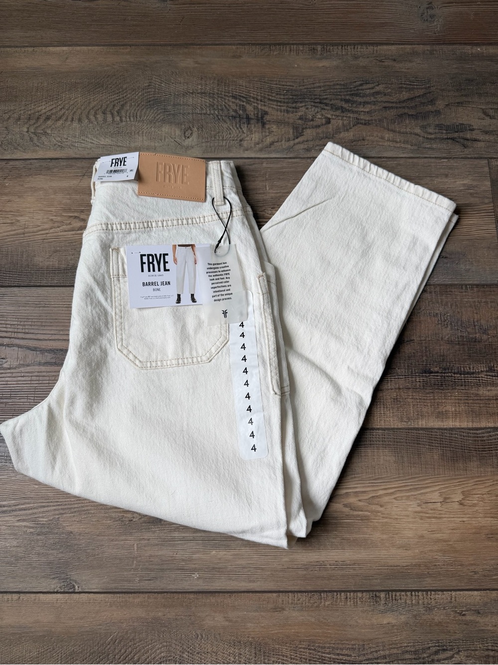 FRYE Women’s Barrel Relaxed Jeans in Off-White